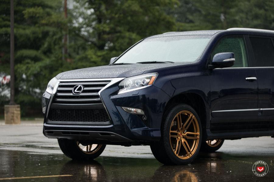 Детали экстерьера Lexus GX460 on Vossen Wheels (HC-1.6) 2017 года  (фото 27 из 34)